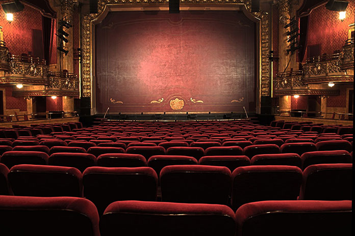 Teatr – jak zachowywać się będąc w teatrze?