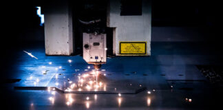 Czym cechują się plotery laserowe CO2