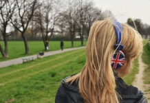 Angielski biznesowy online – dlaczego warto postawić na kursy zdalne? Angielski biznesowy online